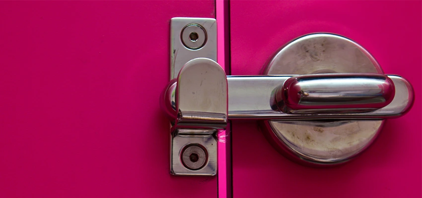 Childproof Gate Lock in Elmwood Park, Illinois