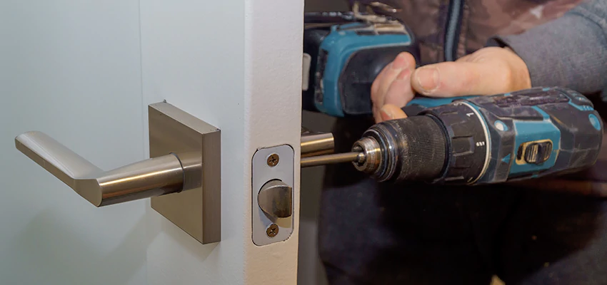 Broken Door Handle Lock Repair in Elmwood Park, Illinois